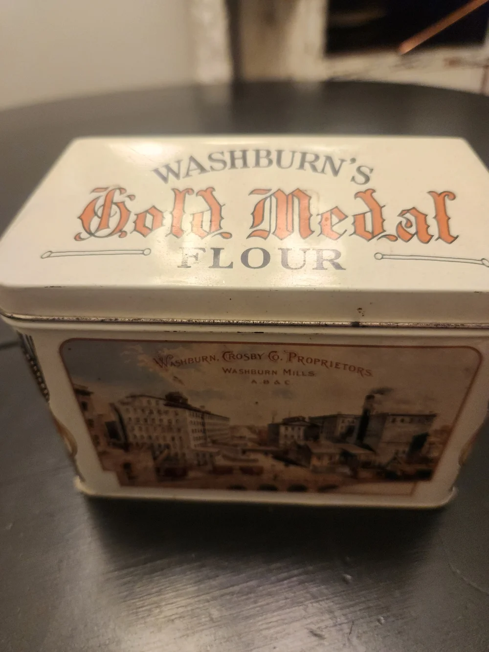 Washburn Gold Medal Vintage-Style White Tin - Decorative Bath & Body Storage